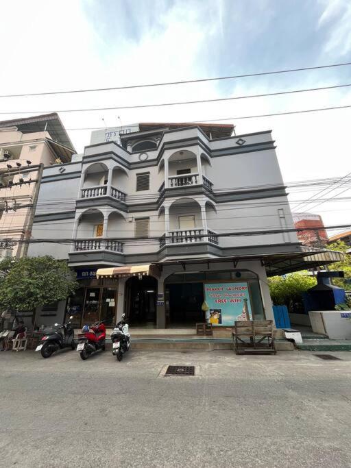 107 Wanna Apartment Pattaya Bagian luar foto